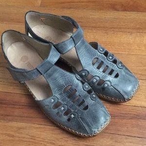 Remonte denim blue leather shoes very good preowned condition
